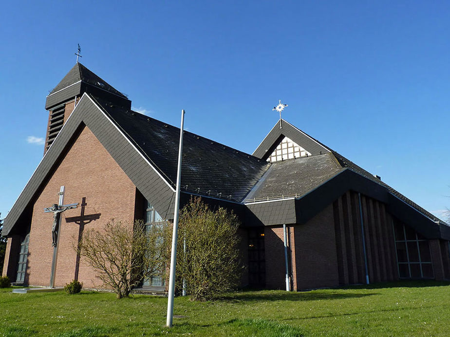 Katholische Pfarrkirche Zum Heiligen Kreuz Zierenberg (Foto: Karl-Franz Thiede)